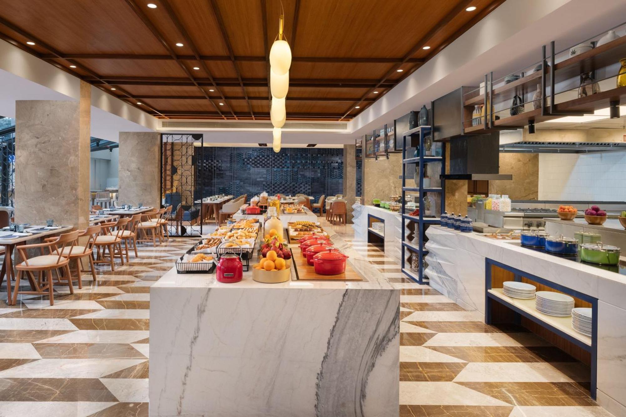 Courtyard By Marriott Goa Colva Hotel Ngoại thất bức ảnh