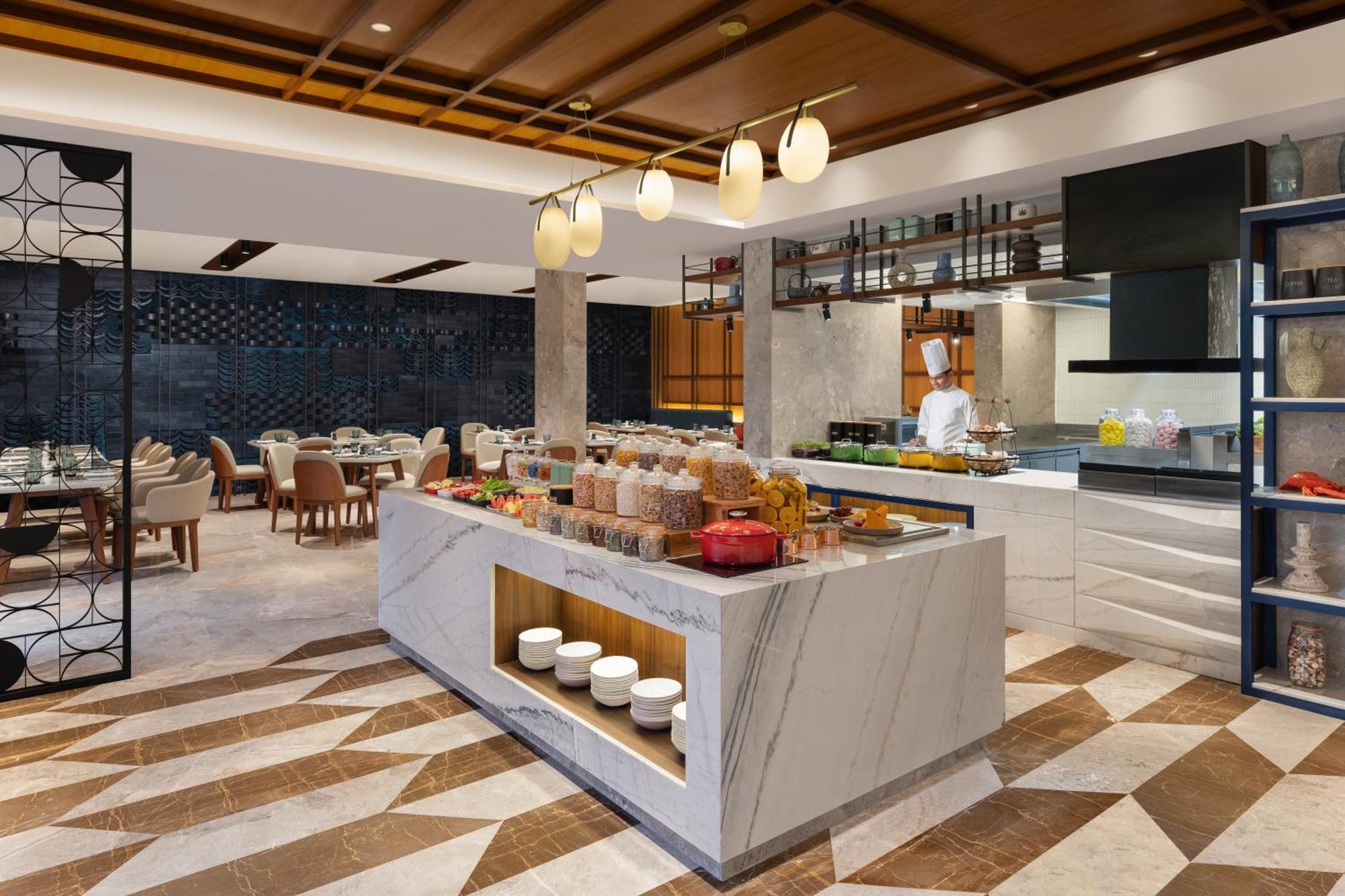 Courtyard By Marriott Goa Colva Hotel Ngoại thất bức ảnh