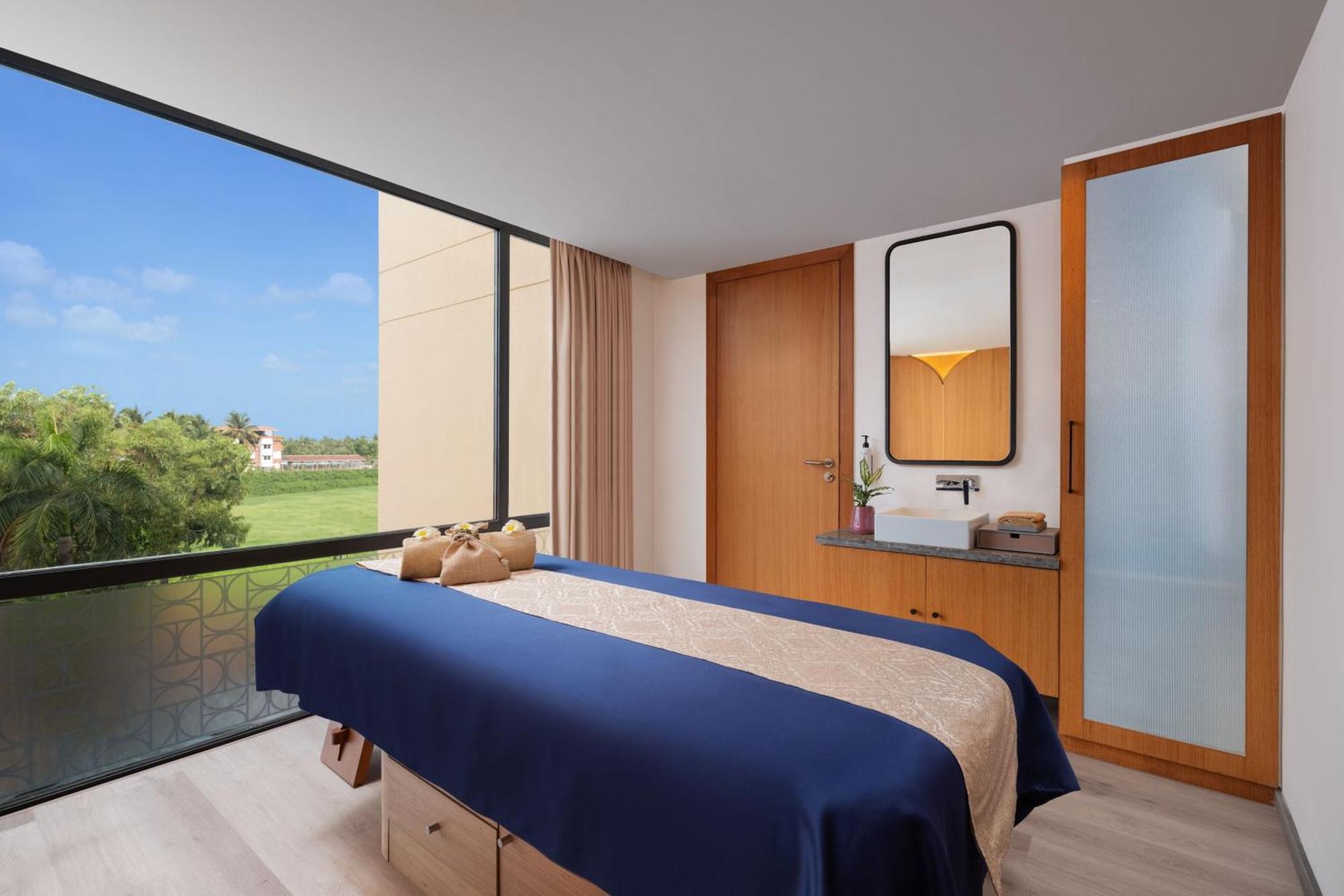 Courtyard By Marriott Goa Colva Hotel Ngoại thất bức ảnh