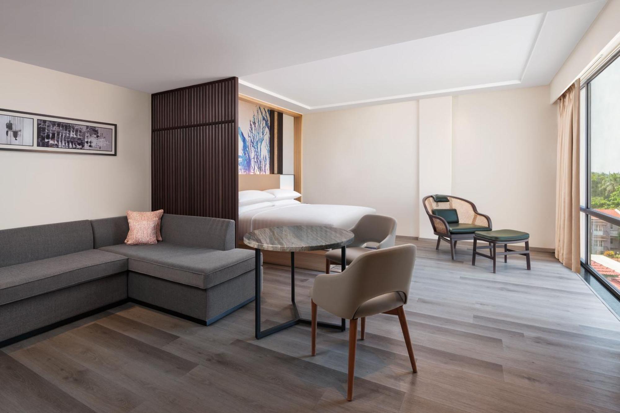 Courtyard By Marriott Goa Colva Hotel Ngoại thất bức ảnh