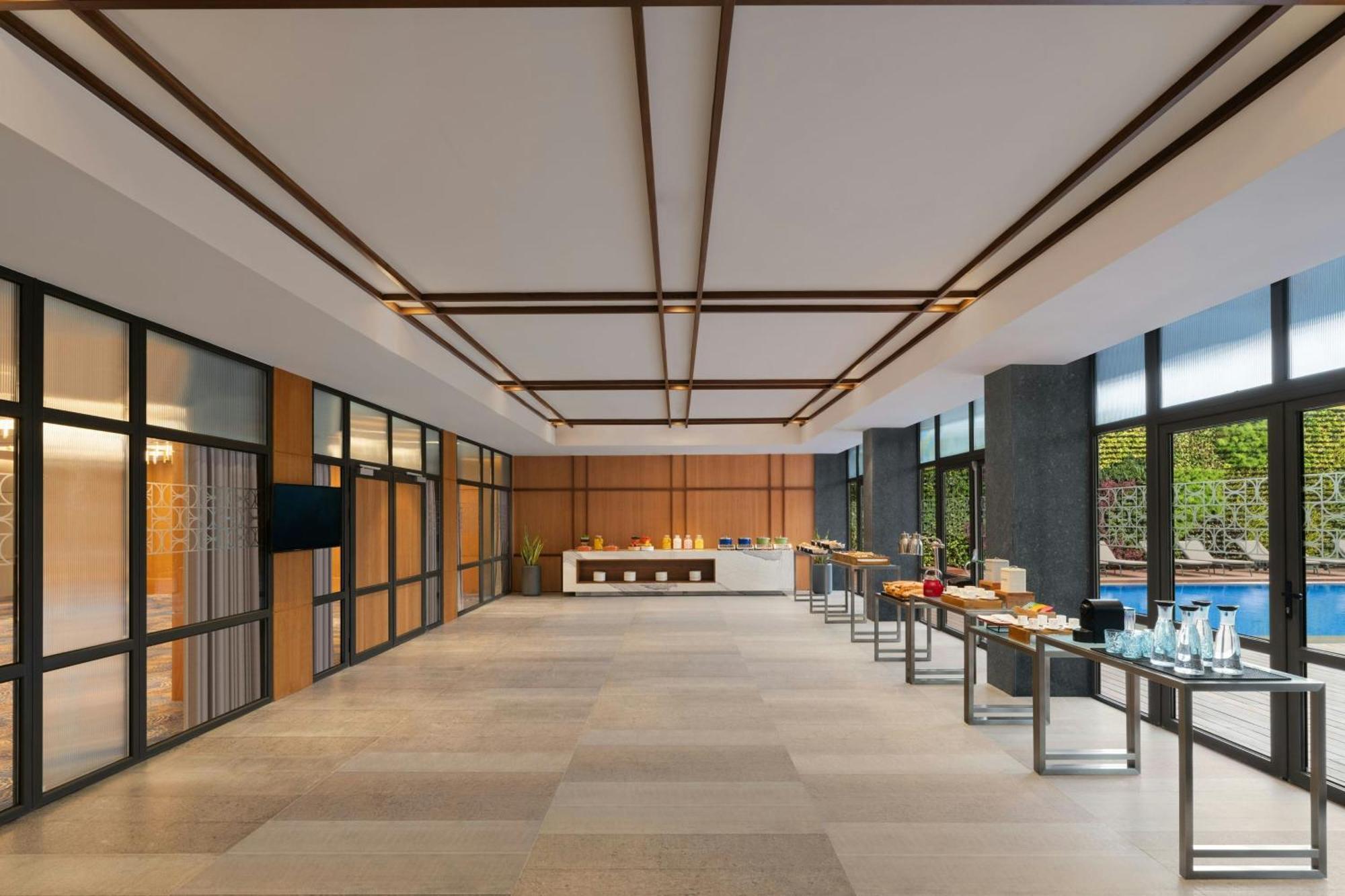 Courtyard By Marriott Goa Colva Hotel Ngoại thất bức ảnh