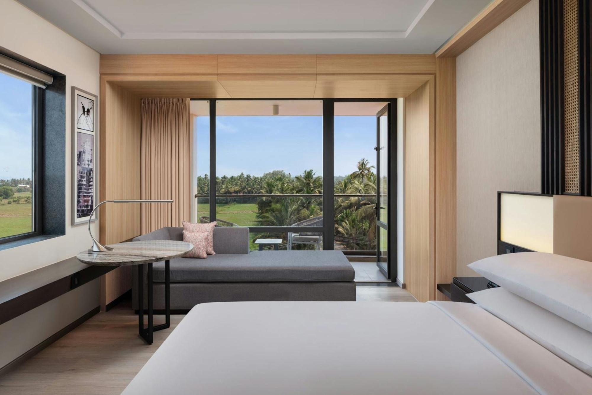 Courtyard By Marriott Goa Colva Hotel Ngoại thất bức ảnh