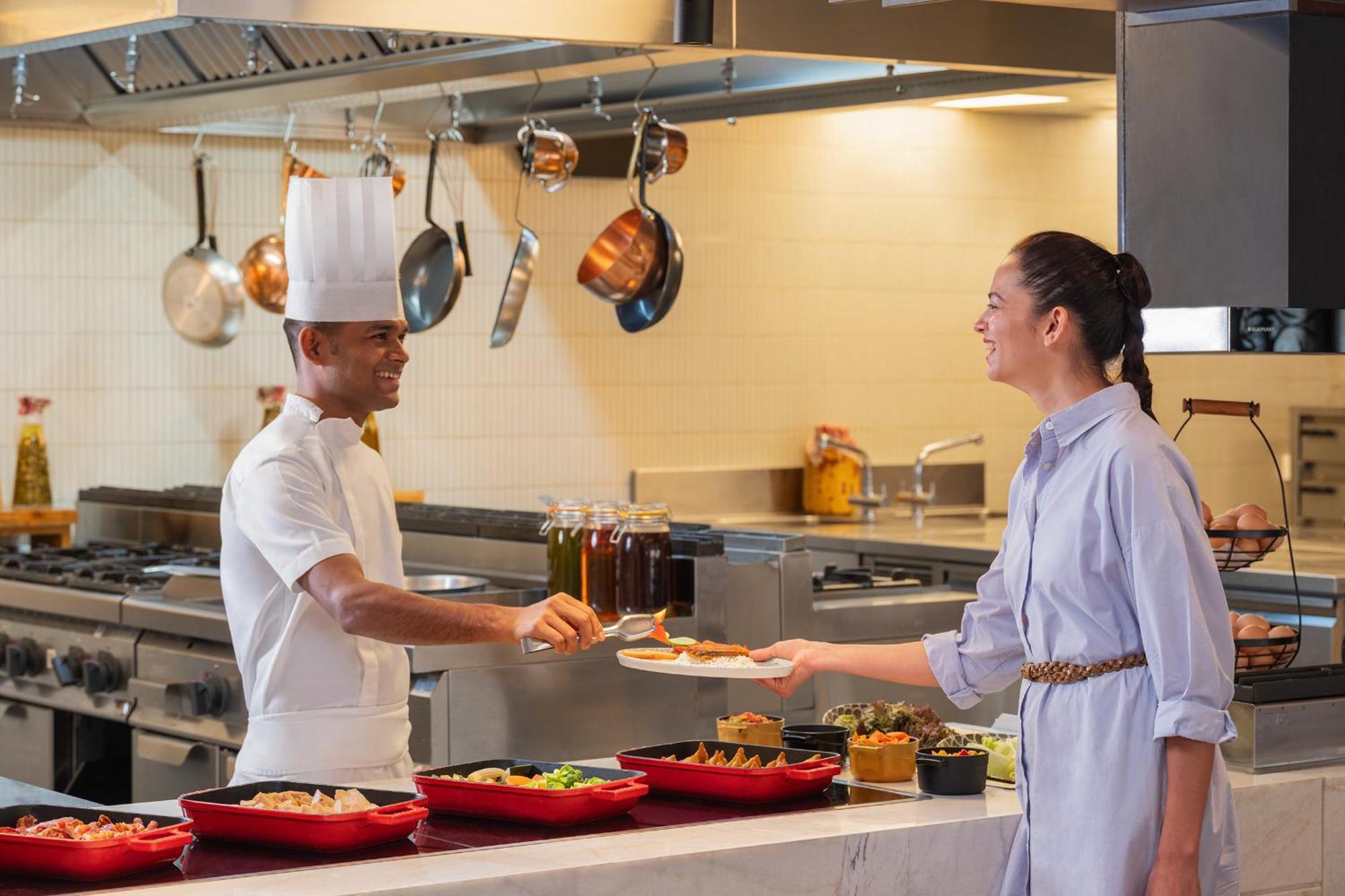 Courtyard By Marriott Goa Colva Hotel Ngoại thất bức ảnh